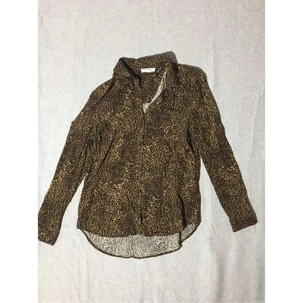 Womens BeachLunchLounge Shirt Size Medium Cheetah Button Up Light Casual Cute